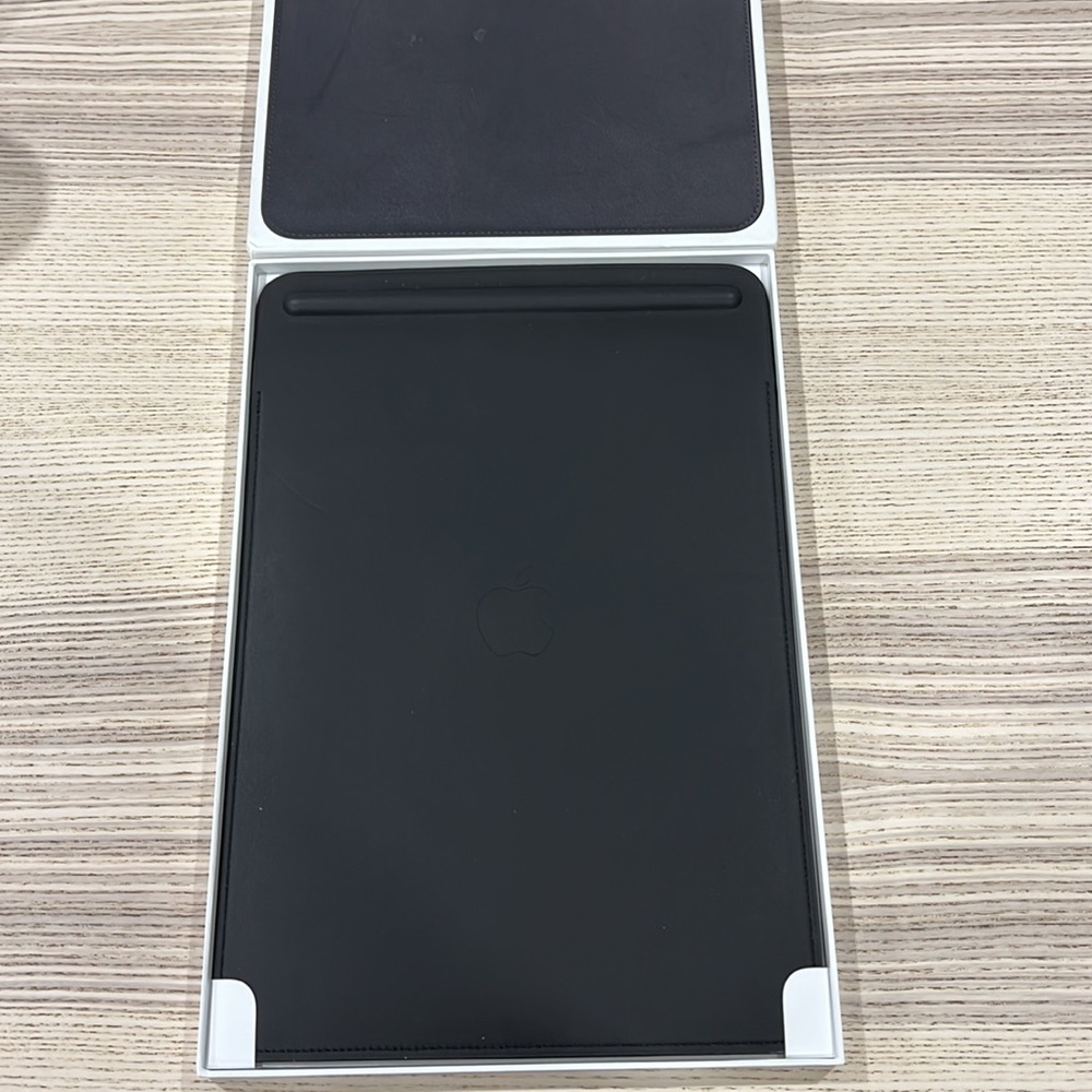iPad Pro - Picture 3 of 4